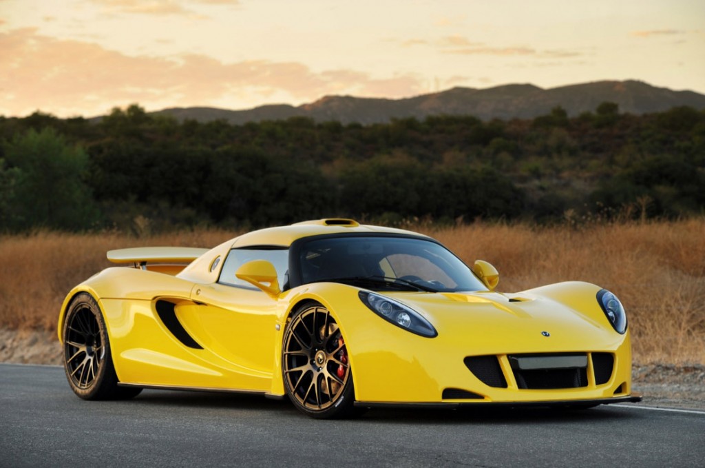 Hennessey-Venom-GT-front-side-view-in-yellow