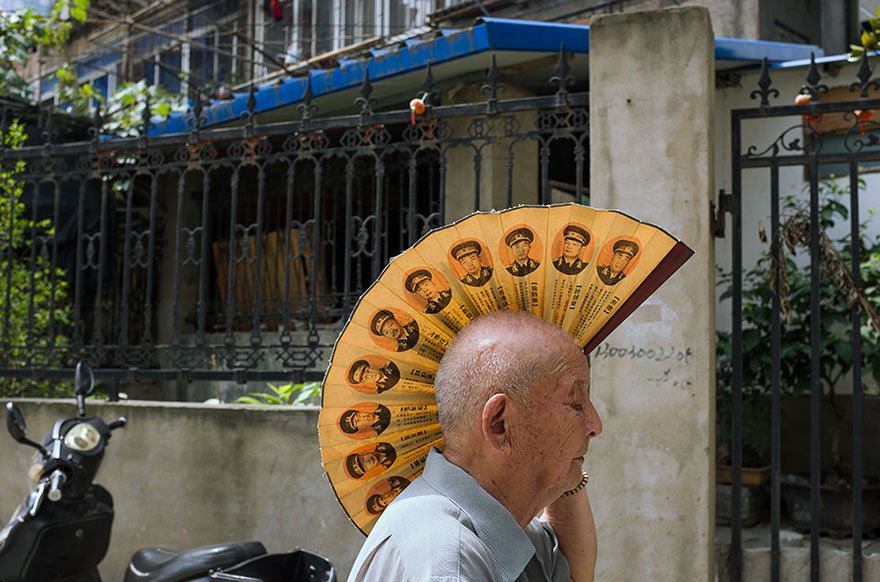 self-taught-perfectly-timed-street-photography-china-tao-liu-24