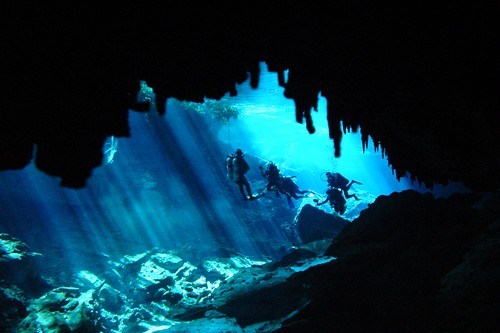 Extreme-Sports-Cave-diving