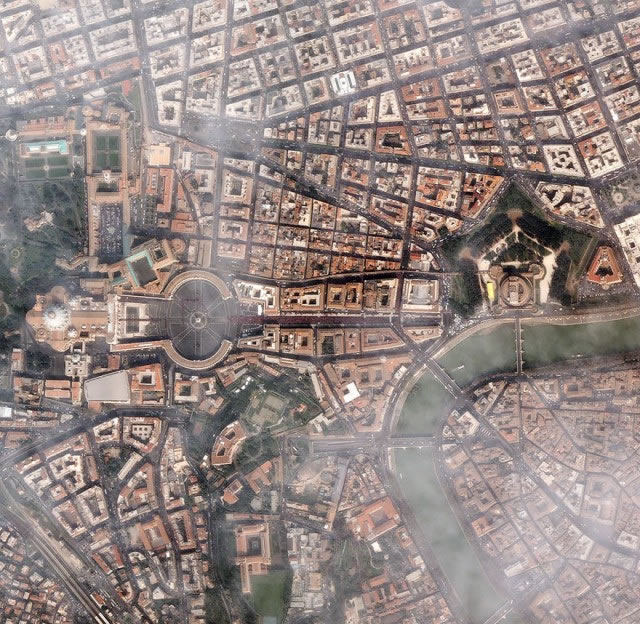 32-Vatican-City-The-Most-Amazing-High-Resolution-Aerial-Photos-From-Around-The-World