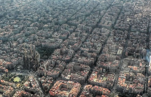 34-Barcelona-Spain-The-Most-Amazing-High-Resolution-Aerial-Photos-From-Around-The-World