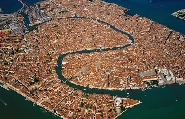 35-Venice-Italy-The-Most-Amazing-High-Resolution-Aerial-Photos-From-Around-The-World