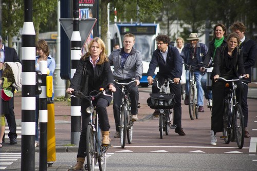1.Amsterdam-Bike-Friendly-City
