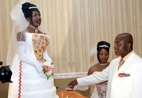 weird-wedding-cakes (Bridecake01)