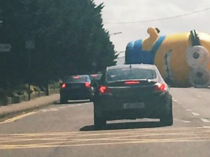 inflatable-minion-despicable-me-loose-traffic-ireland-7-1
