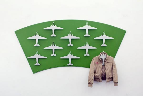 a99393_hanger_1-airplane