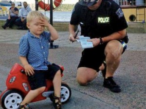 police-officer-writes-a-three-year-old-boy-a-parking-ticket