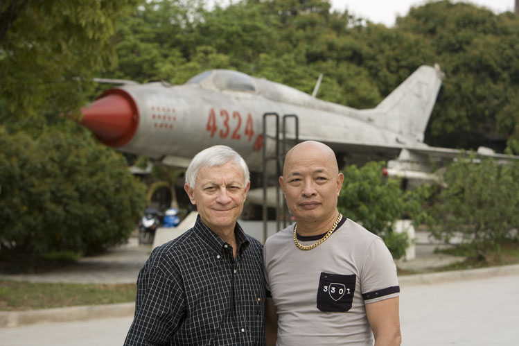 Former fighter pilots from the opposite meet after 35 years.