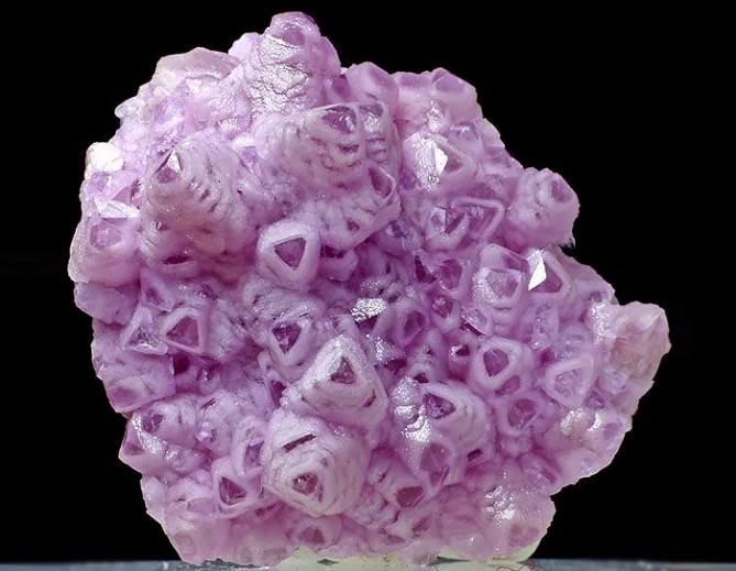 amazing-stones-minerals-241__700-669x519