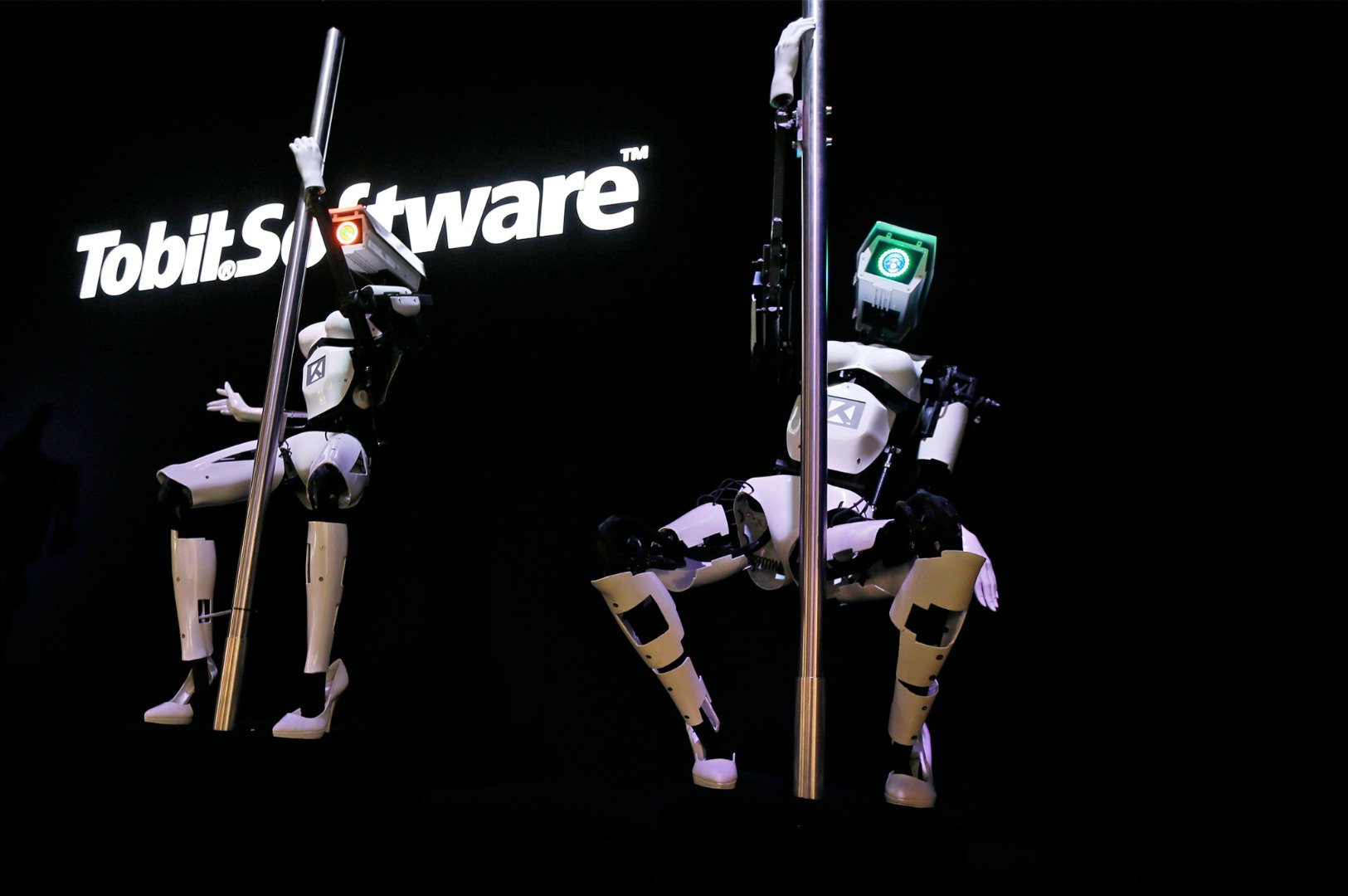 10-bizarre-things-that-robots-are-being-used-for-9
