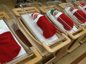hospital-christmas-decorations-6__605