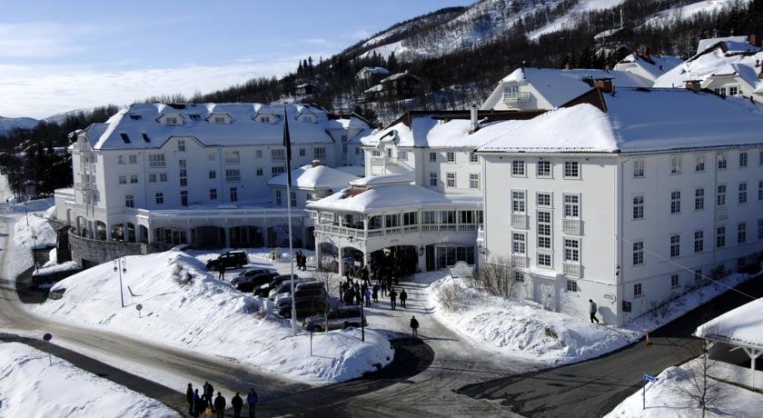 10-of-the-most-haunted-hotels-in-the-world-5