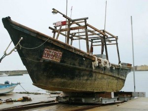 a99534_ghost-ships-wooden-boats-of-dead-bodies-wash-up-in-japan-AP-640x480