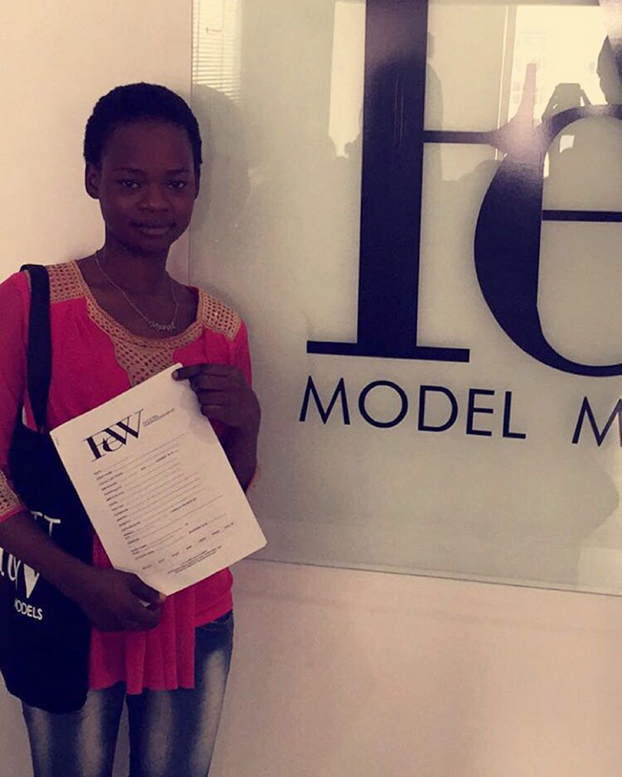 bread-seller-photobomb-modeling-contract-olajumoke-orisaguna-2
