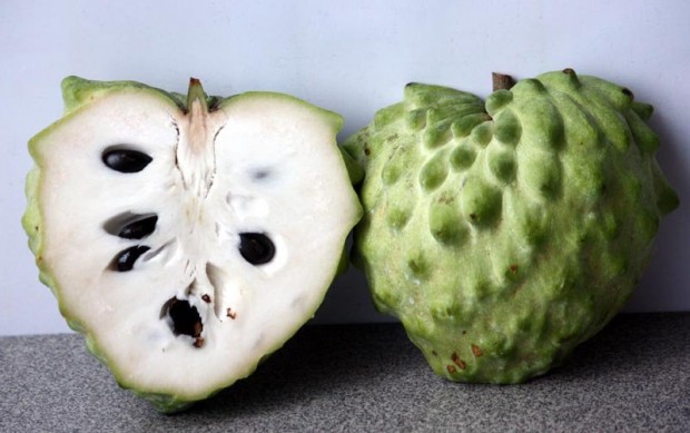 10-of-the-strangest-fruits-in-the-world-2